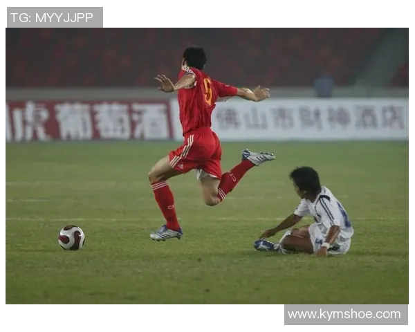 足球十大球星招牌绝技揭秘 球场魔术与独特技艺的巅峰展示