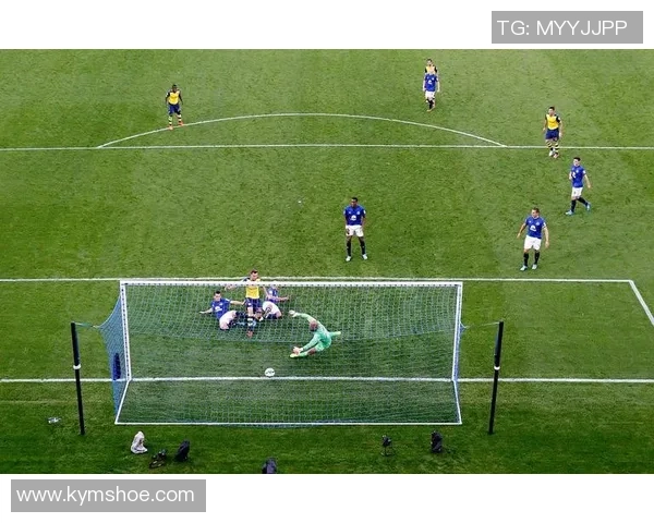 足球历史十大后卫球星排名盘点 哪些球员称霸绿茵场