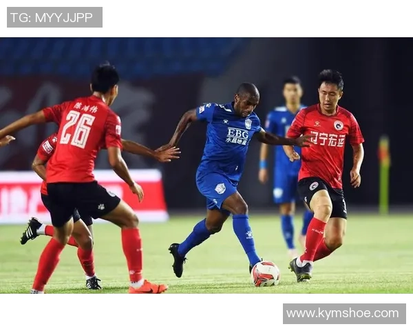 辽宁足球星哥是谁的儿子揭秘 球场背后的家族故事曝光